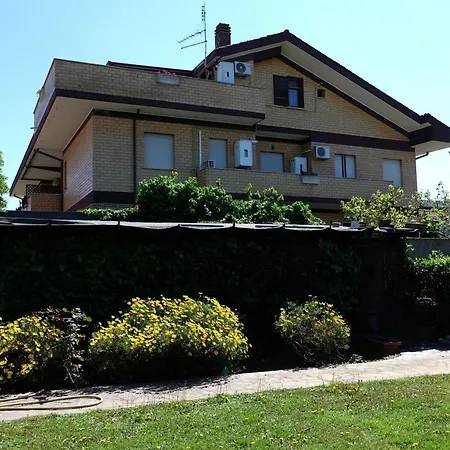 Attico Intimo Ed Accogliente - Airport Appartement