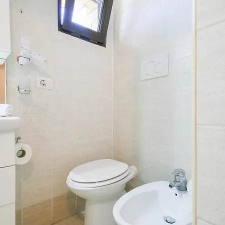 Apartment Attico Intimo Ed Accogliente - Airport