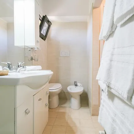 Attico Intimo Ed Accogliente - Airport * Fiumicino